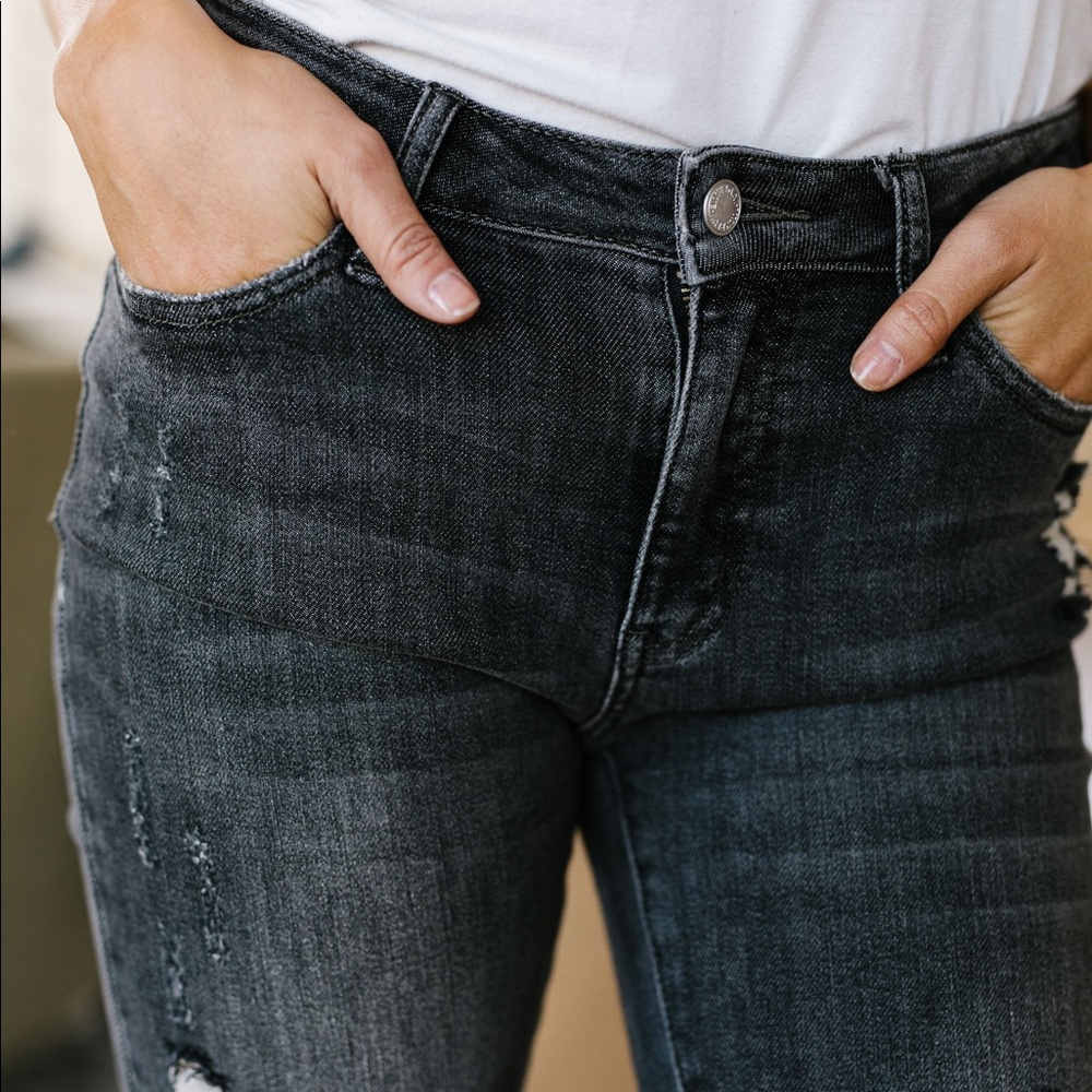 Judy Blue Destroyed Faded Jeans - Picture 4 of 8